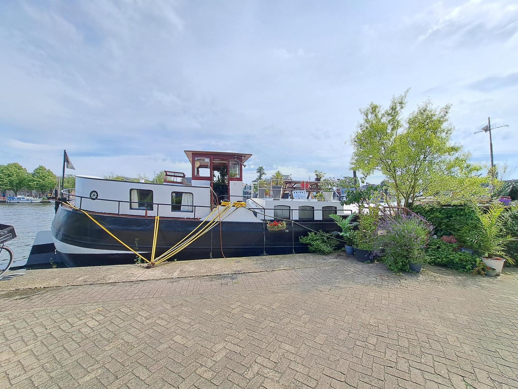 B&B Teddy "Prachtig Authentiek Woonschip Uit 1912, 15 Minuten Van Amsterdam" Wormer Buitenkant foto