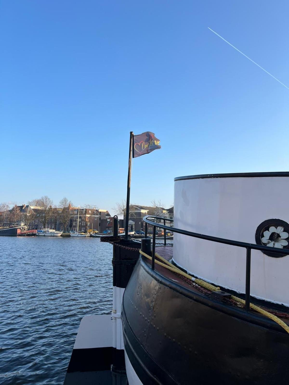 B&B Teddy "Prachtig Authentiek Woonschip Uit 1912, 15 Minuten Van Amsterdam" Wormer Buitenkant foto