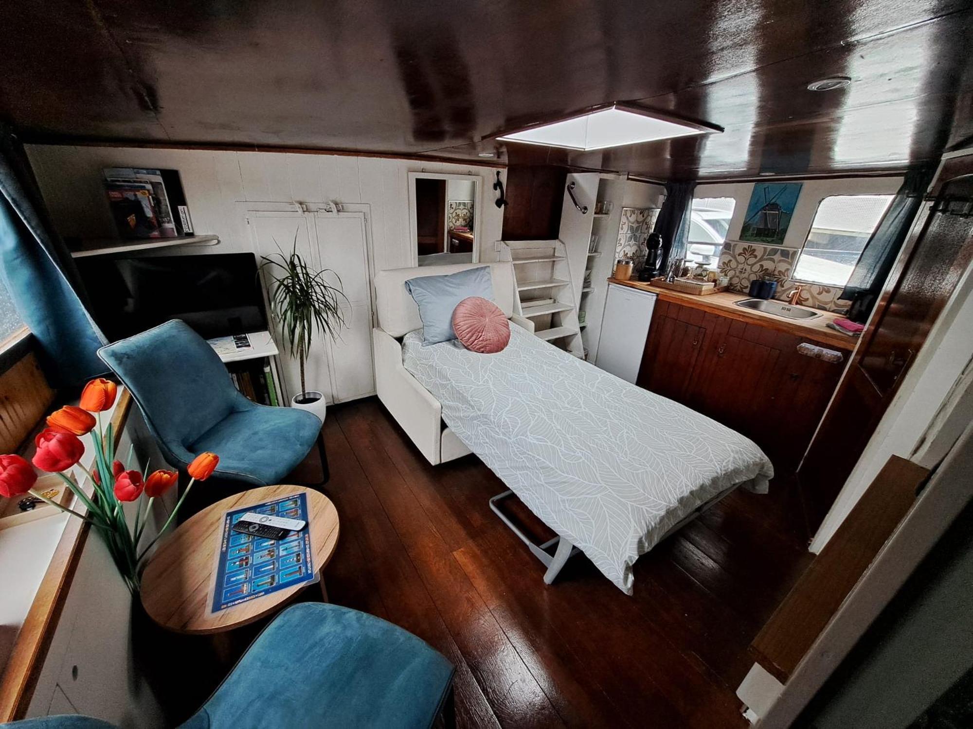 B&B Teddy "Prachtig Authentiek Woonschip Uit 1912, 15 Minuten Van Amsterdam" Wormer Buitenkant foto
